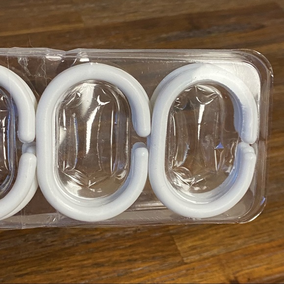 🟣 {5/$10} Shower Curtain Hooks - 12 pack - white - Picture 3 of 8